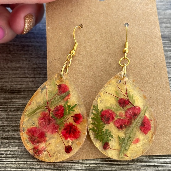 #103 Medium Pressed Flower Earrings - Picture 10 of 17